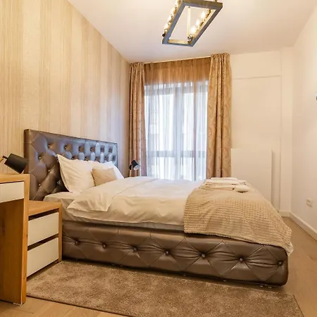 Apartment Luxury Near To The Old Town With Free Parking By Mm Host