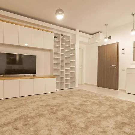 Apartment Luxury Near To The Old Town With Free Parking By Mm Host