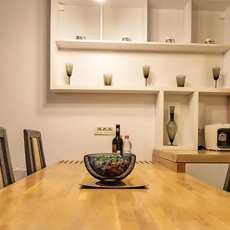Apartament Luxury Near To The Old Town With Free Parking By Mm Host