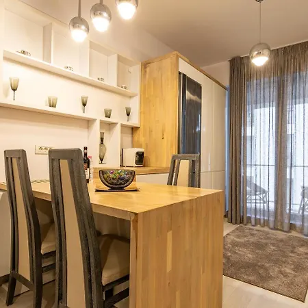 Apartament Luxury Near To The Old Town With Free Parking By Mm Host *