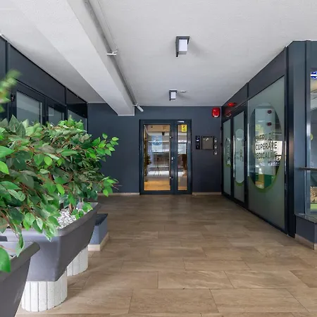 Apartament Luxury Near To The Old Town With Free Parking By Mm Host